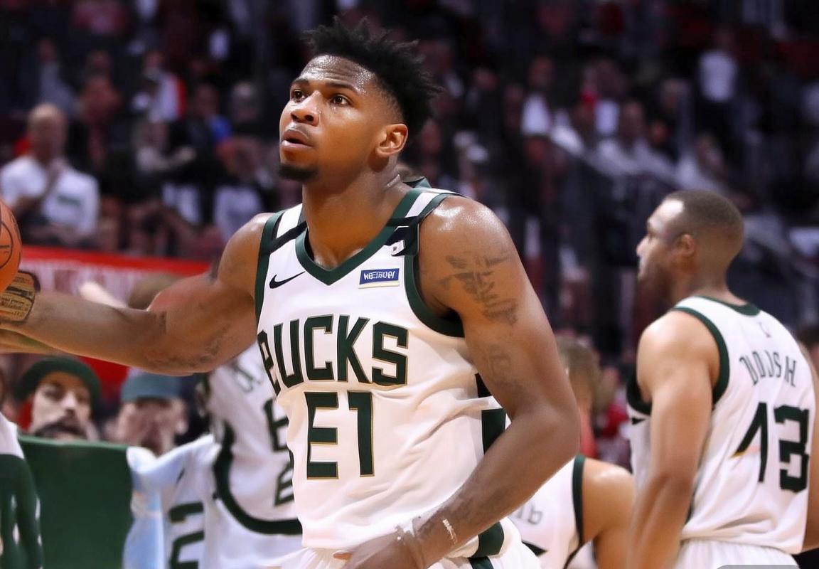 雄鹿队vs奇才前瞻：字母哥冲击内线，库兹马波尔津吉斯能否率奇才制造惊喜？